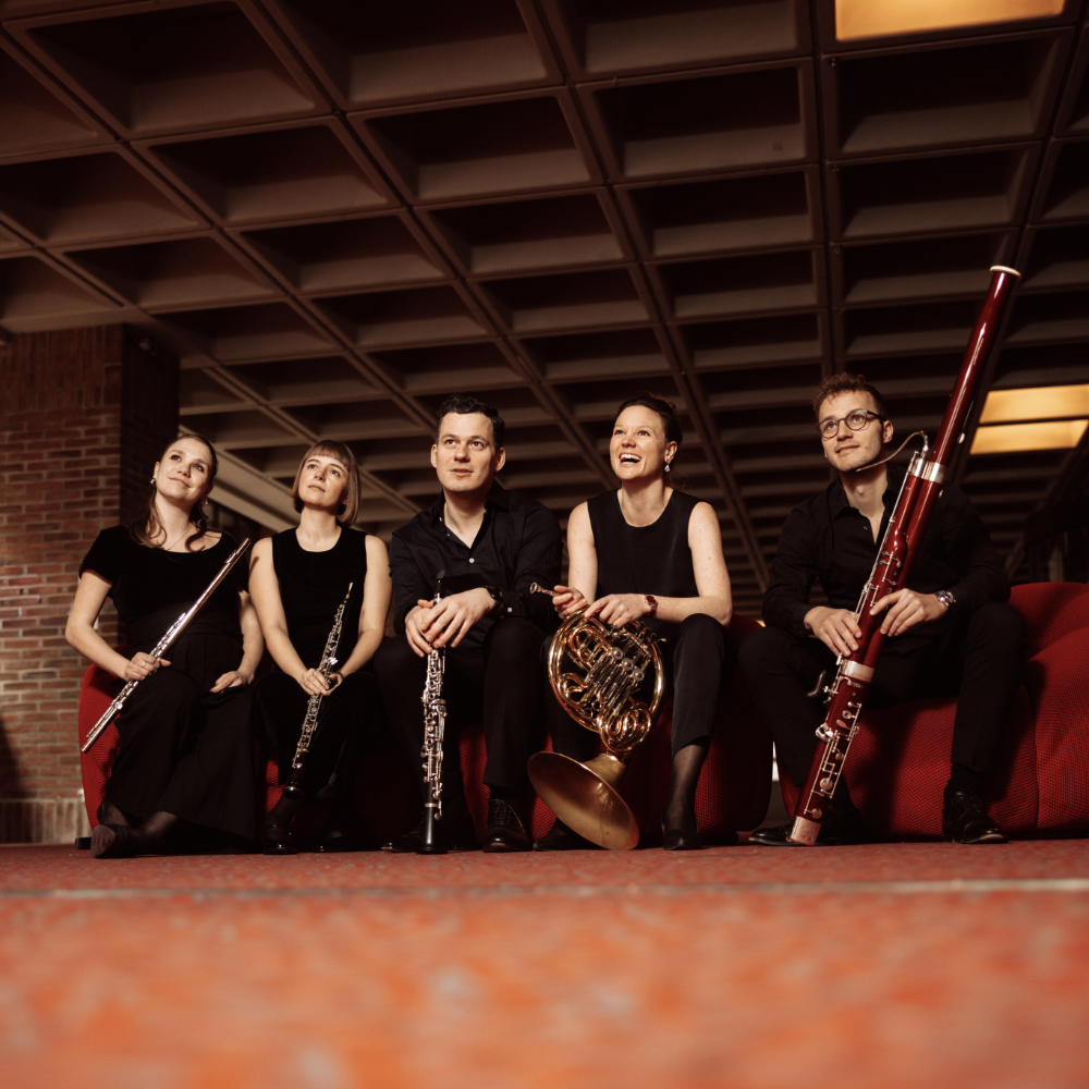 Natalia Karaszewska (Flöte), Miriam Hanika (Oboe), Maximilian Strutynski (Klarinette), Dorothea Bender (Horn), Kaspar Reh (Fagott)